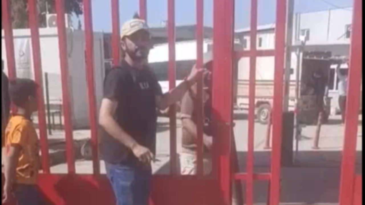 AKÇAKALE GÜMRÜK KAPISI ÖNÜNDE ZİNCİRLİ PROTESTO