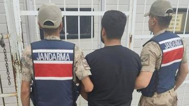 Hırsızlık Suçundan Aranıyordu, Karaköprü'de Yakayı Ele Verdi